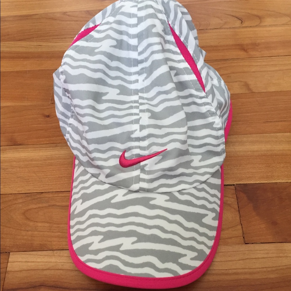 NWTO!!!! Nike hat